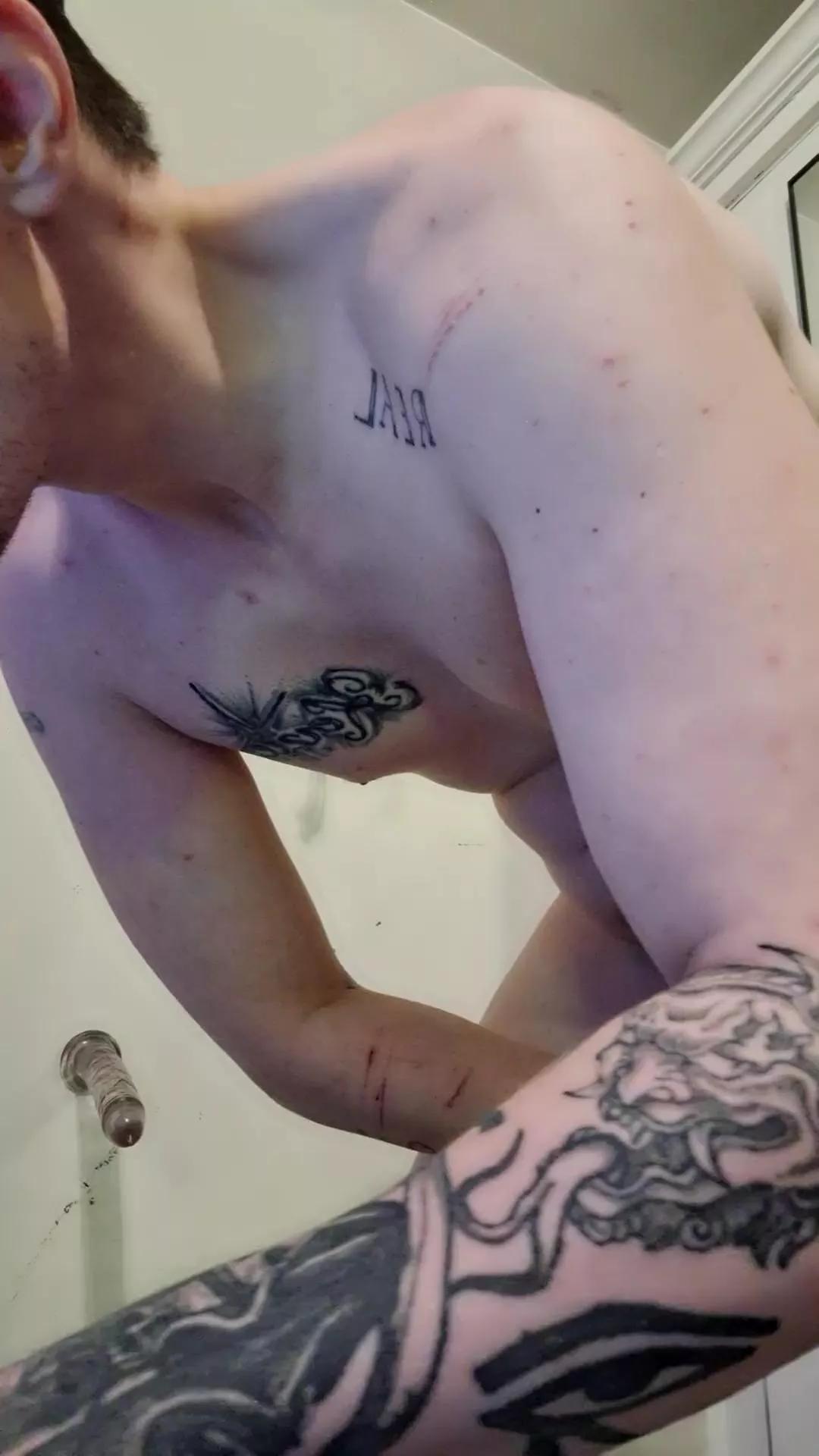 baby187bigdick1 on Cam4 