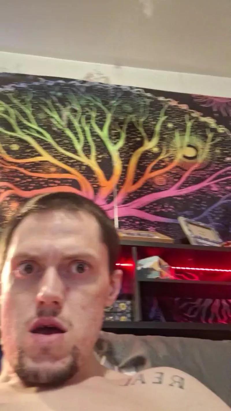 baby187bigdick1 on Cam4 