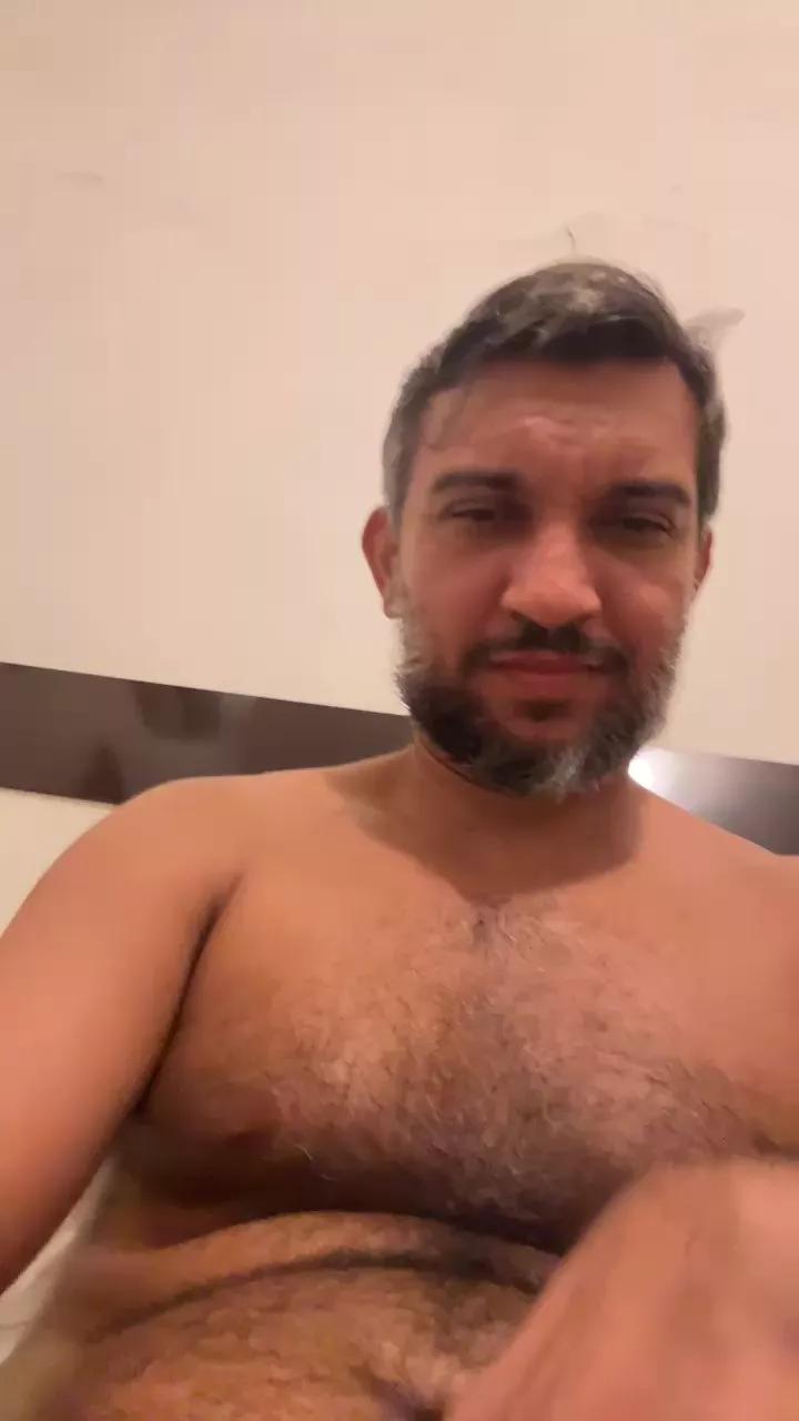 Barbudozscam on Cam4 