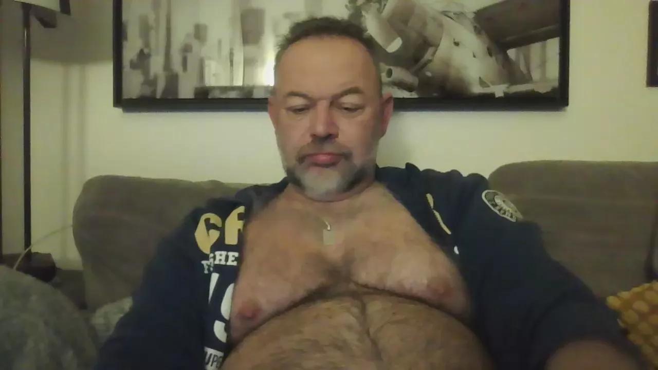 bear70s on Cam4 