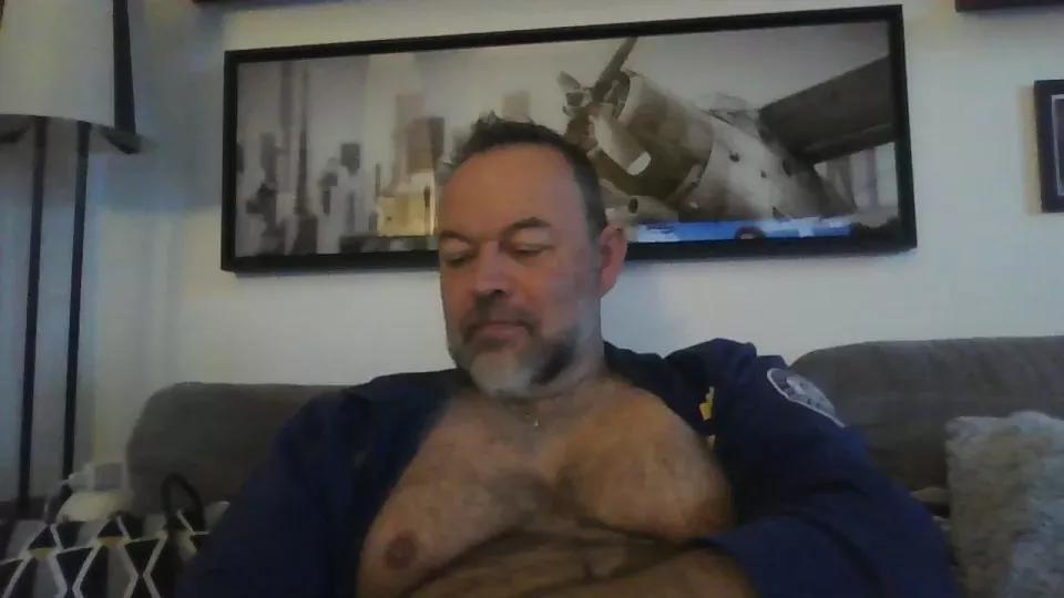 bear70s on Cam4 
