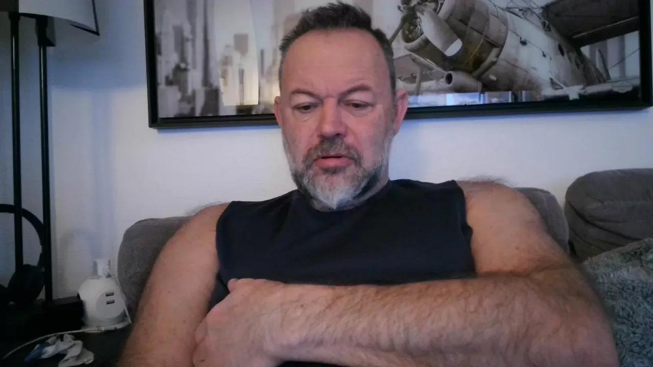 bear70s on Cam4 