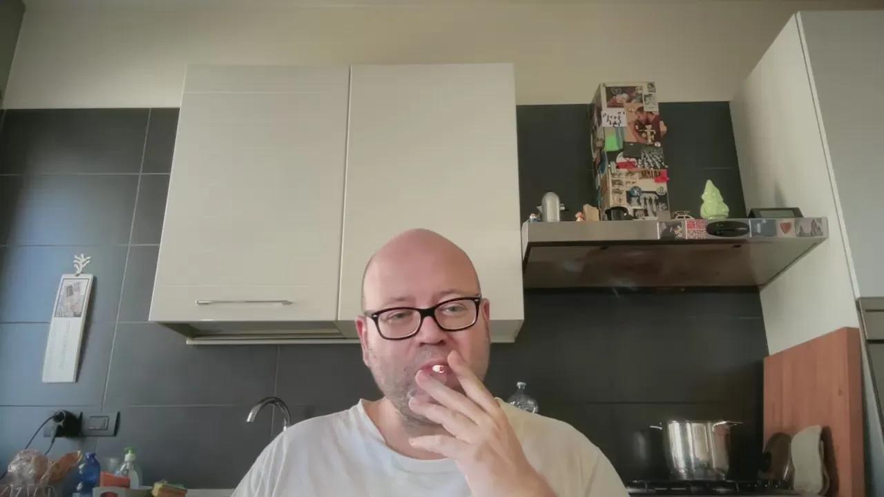 BearBoy78 —  #smoke #uncut #master #pee #masturbation