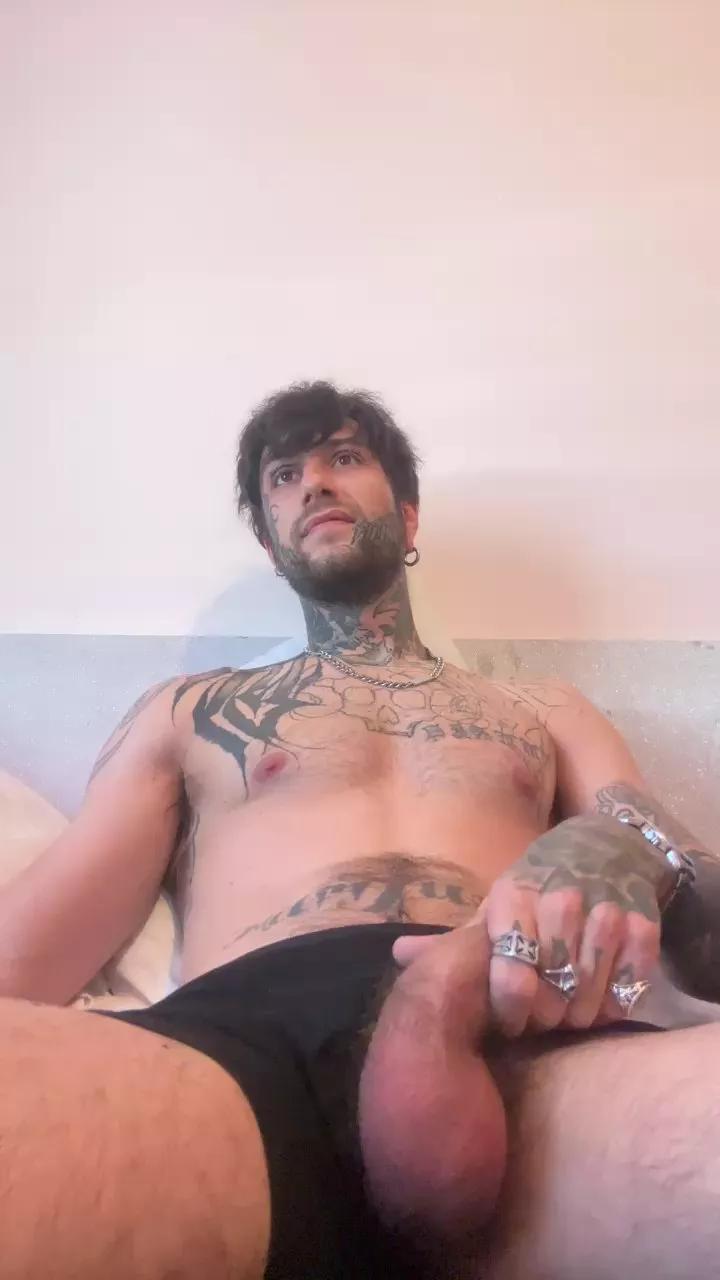 BigProfit95 on Cam4 