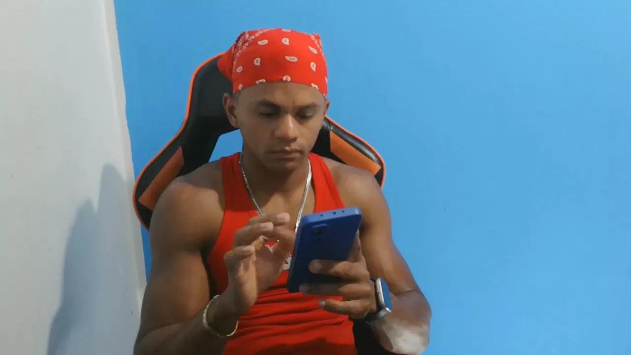 blackkiss_sweet on Cam4 