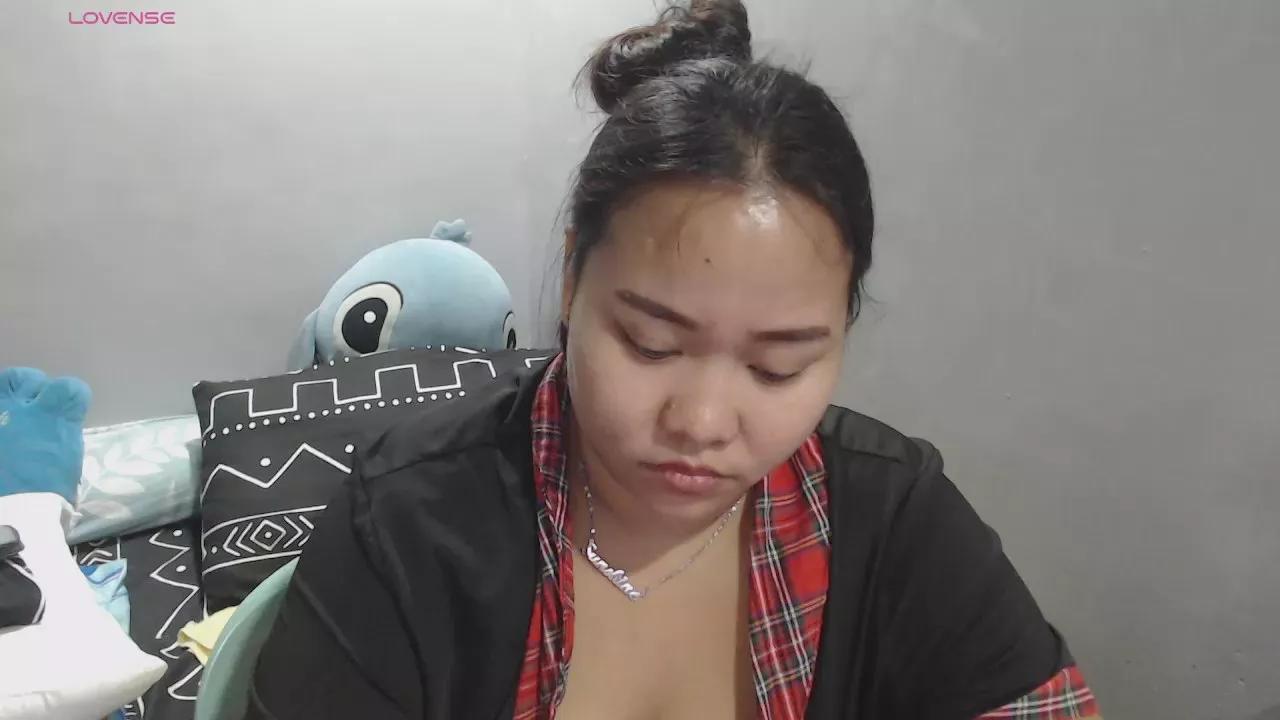 BubbleButtPinay on Cam4 