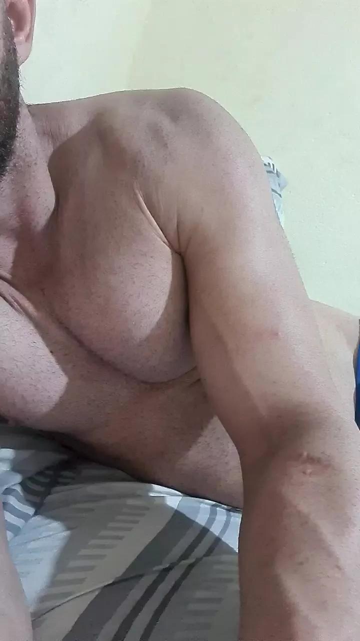 bullbravo on Cam4 