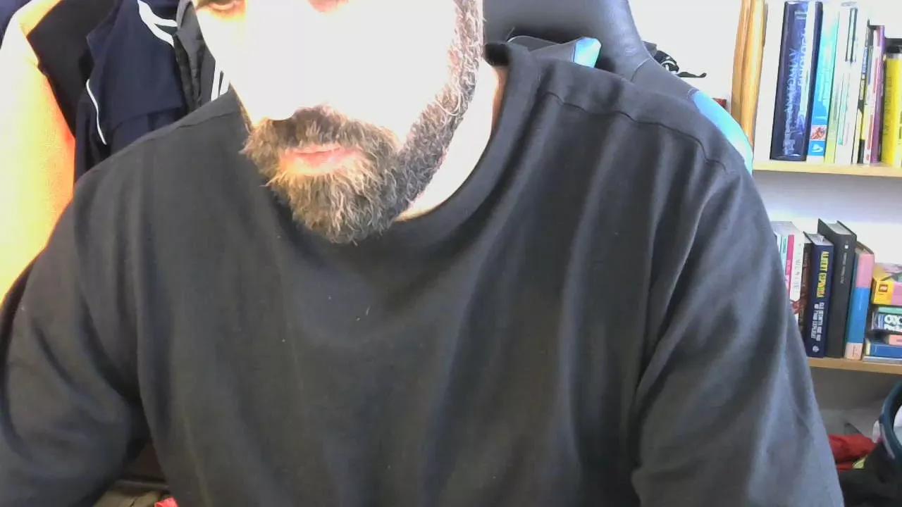 Caballero77777 on Cam4 
