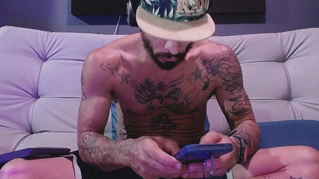 CallMeDouglas on Cam4 