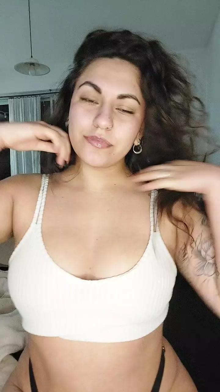 cande27 on Cam4 