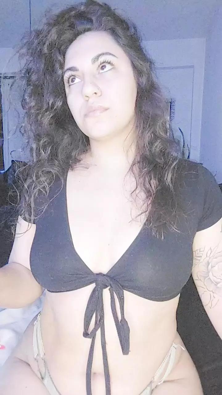 cande27 on Cam4 