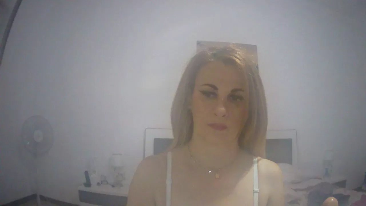 Cassandra1989 on Cam4 