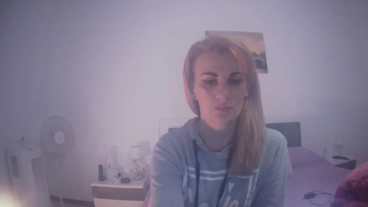 Cassandra1989 on Cam4 