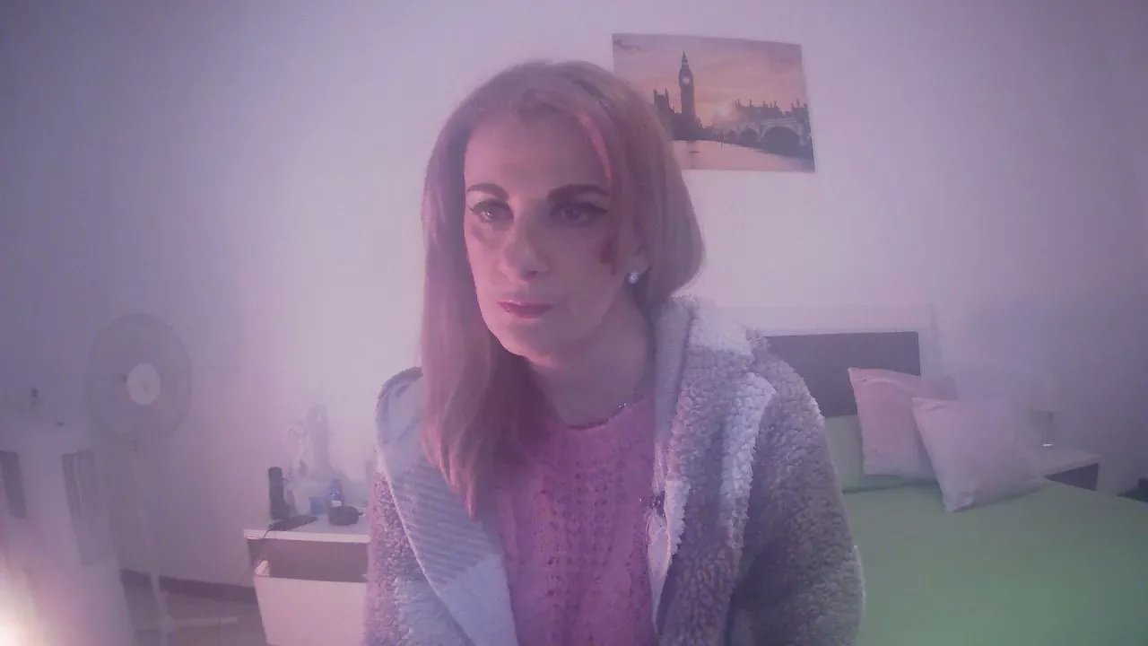 Cassandra1989 on Cam4 