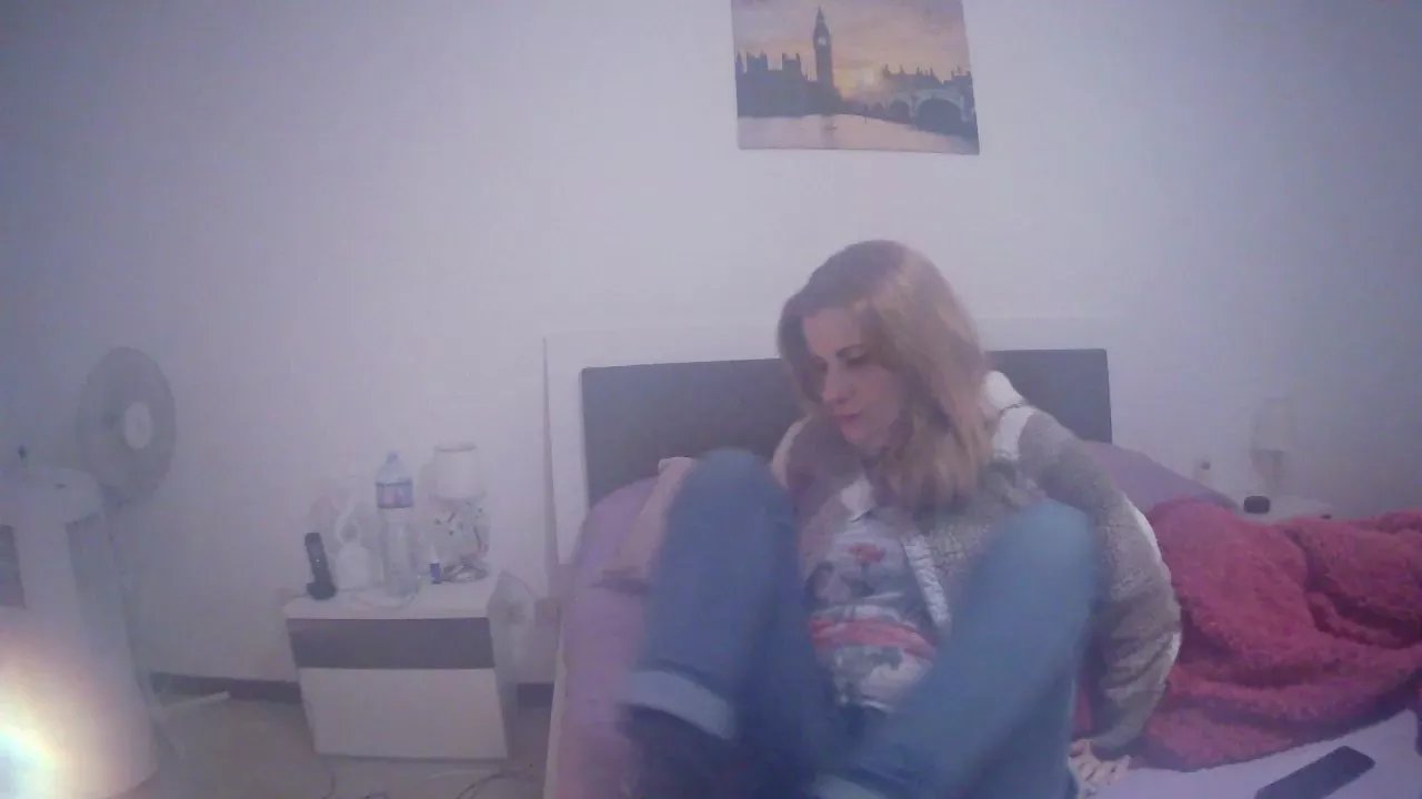 Cassandra1989 on Cam4 