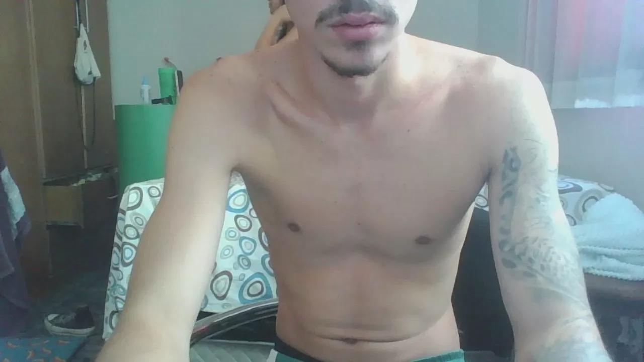 chefin_hot351 on Cam4 