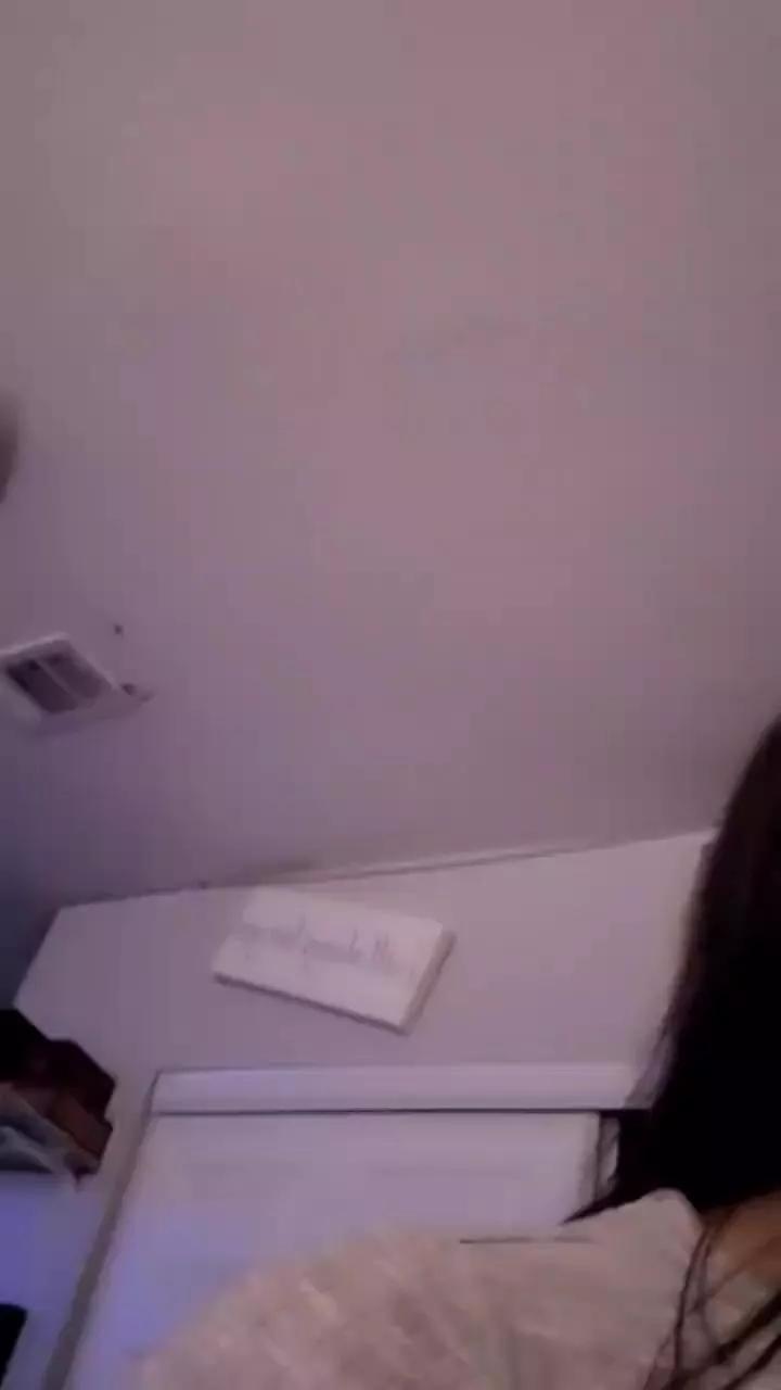 Chillifrog86 on Cam4 