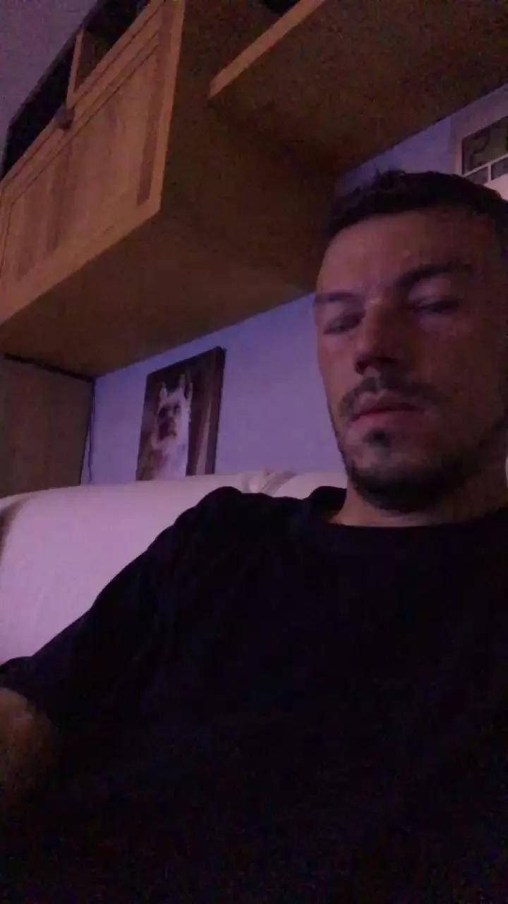 chrys29911 on Cam4 