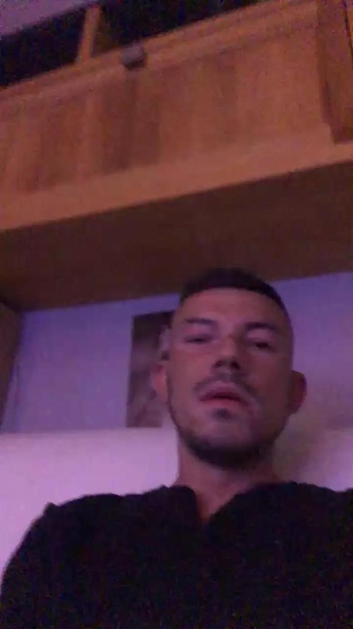chrys29911 on Cam4 