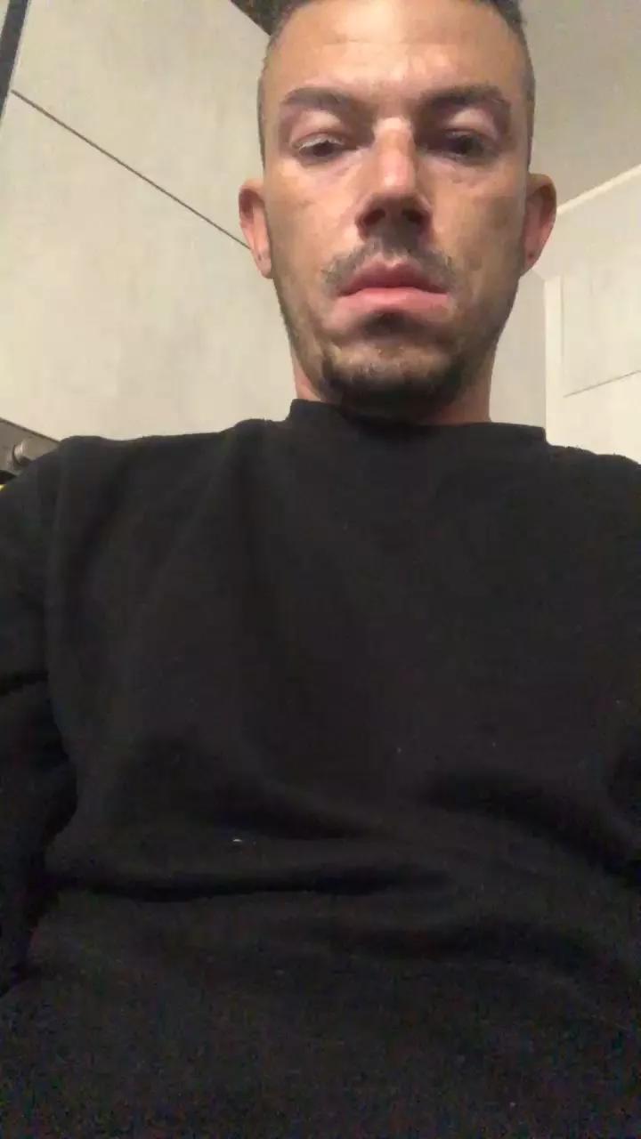 chrys29911 on Cam4 