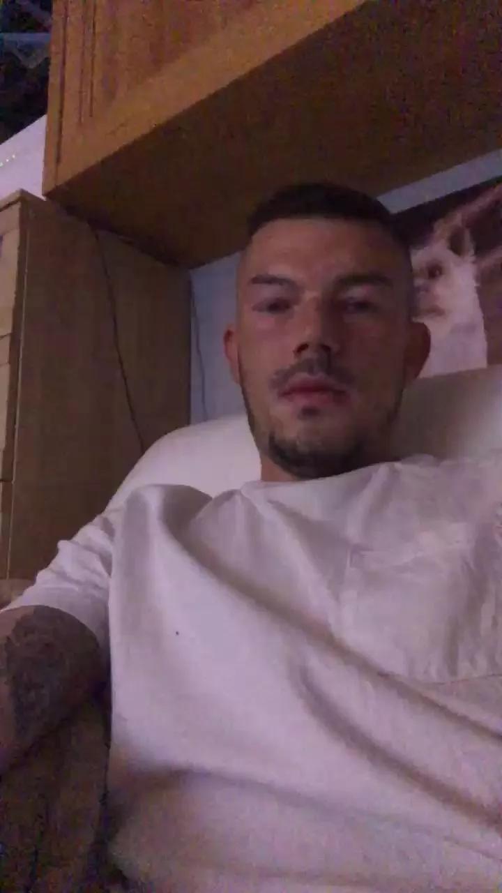 chrys29911 on Cam4 