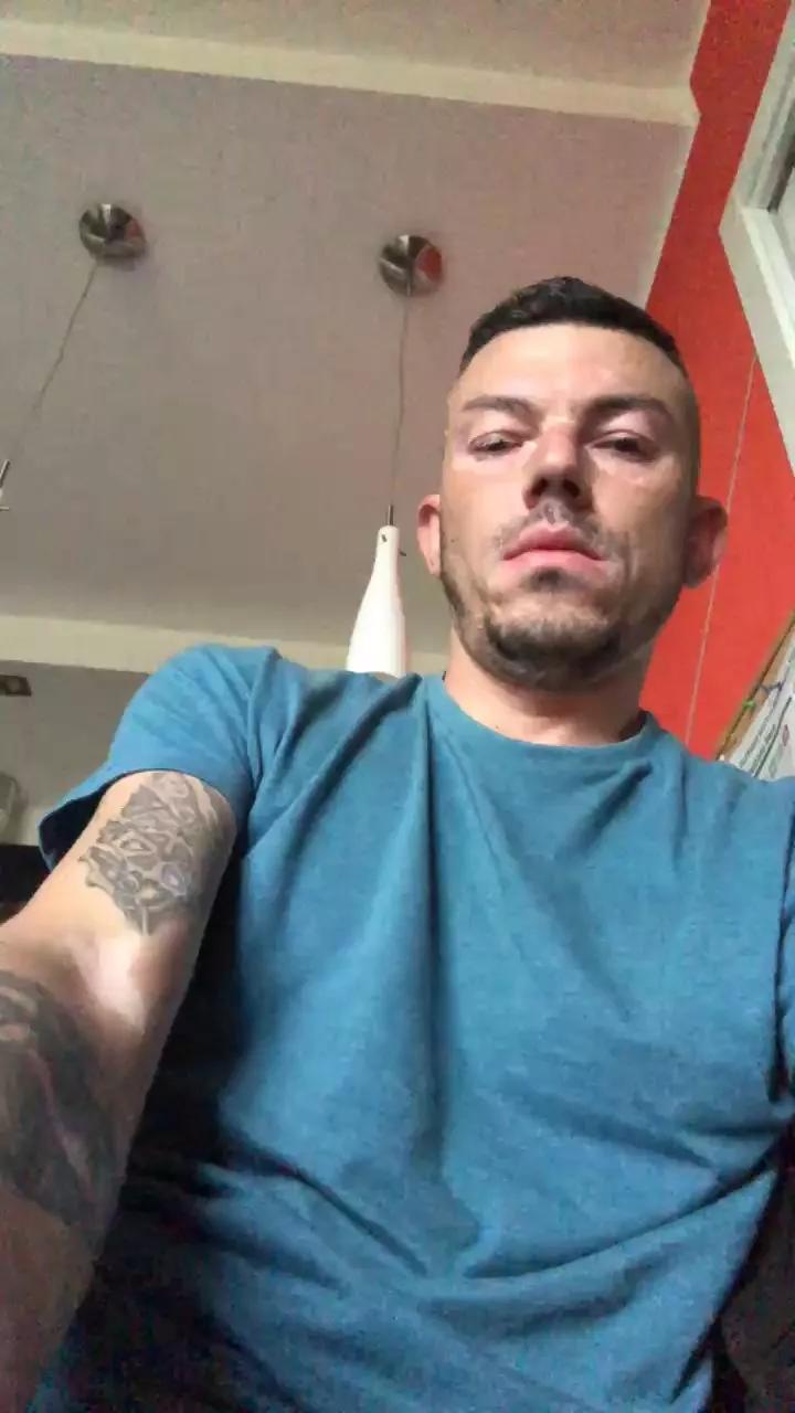 chrys29911 on Cam4 