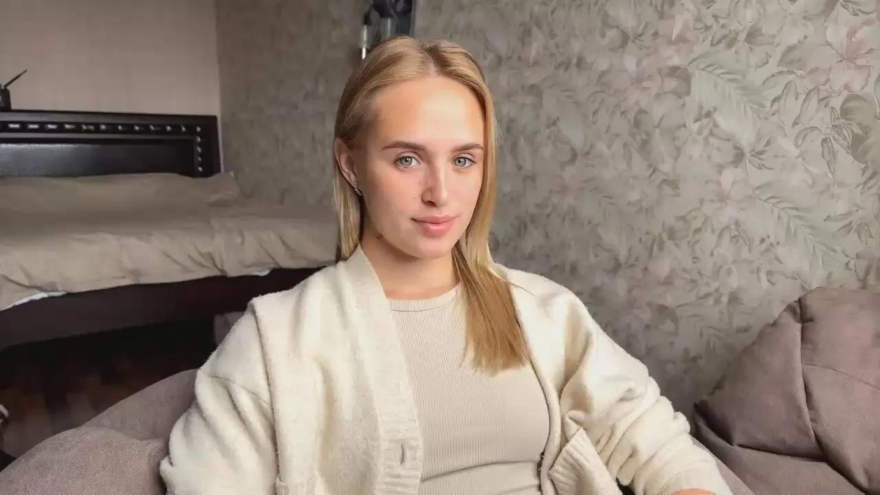 ColleneKmatz —  #striptease #pussy #feet #bdsm #spanking #cute #armpits