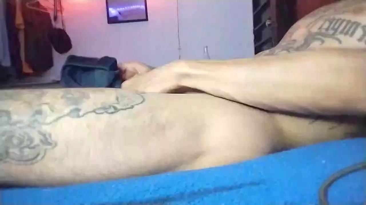 cruzito82 on Cam4 