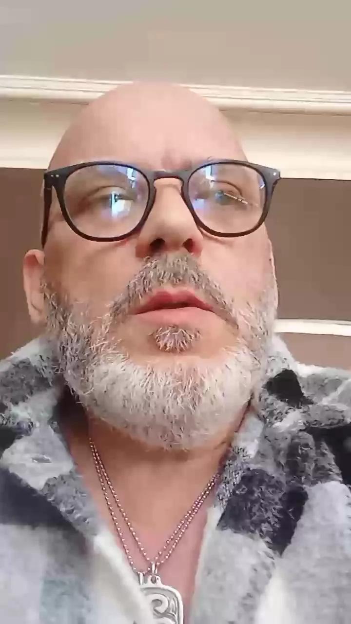 D4DLou1sX on Cam4 