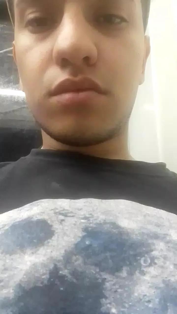 DeBombonnomas on Cam4 