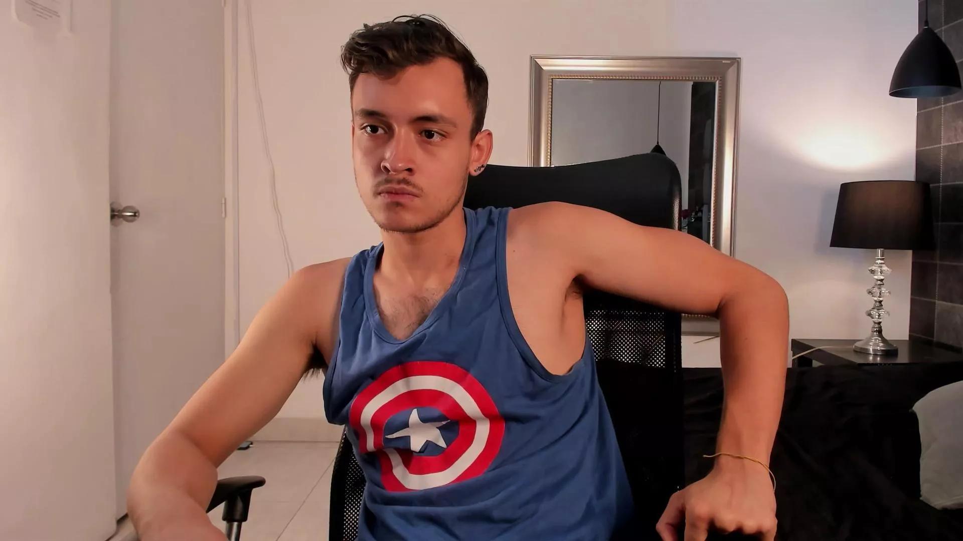 Desmon_Clark on Cam4 