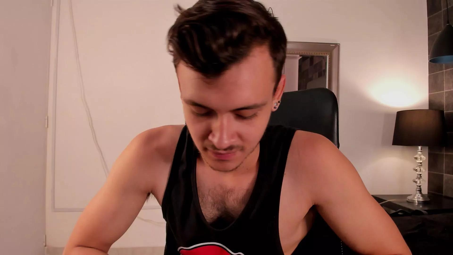 Desmon_Clark on Cam4 