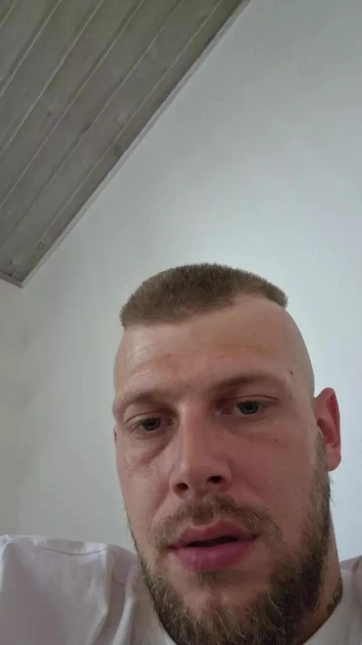 Dirtydick95 on Cam4 