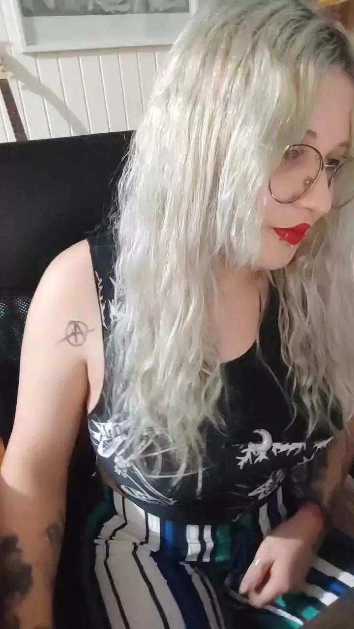 Elfgrey on Cam4 