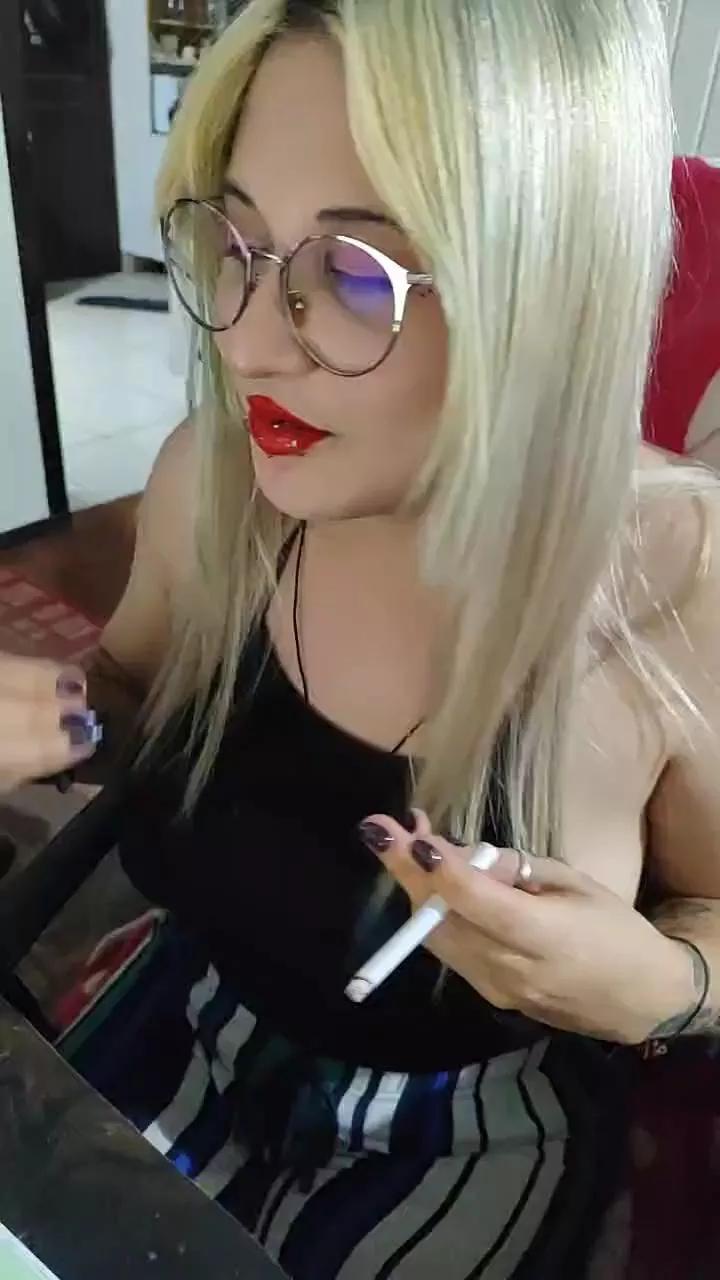 Elfgrey on Cam4 