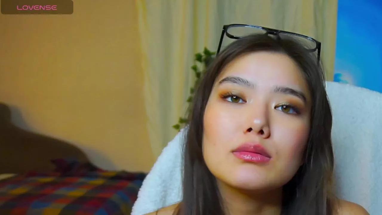 ElletteBenny on Cam4 