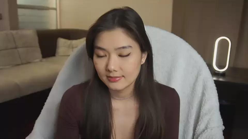 ElletteBenny on Cam4 