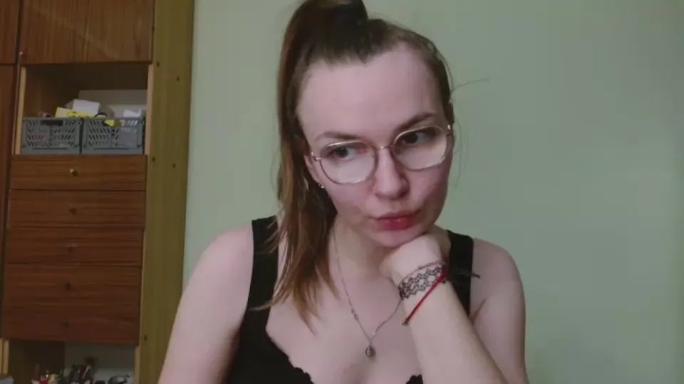 EllyHEARTx on Cam4 
