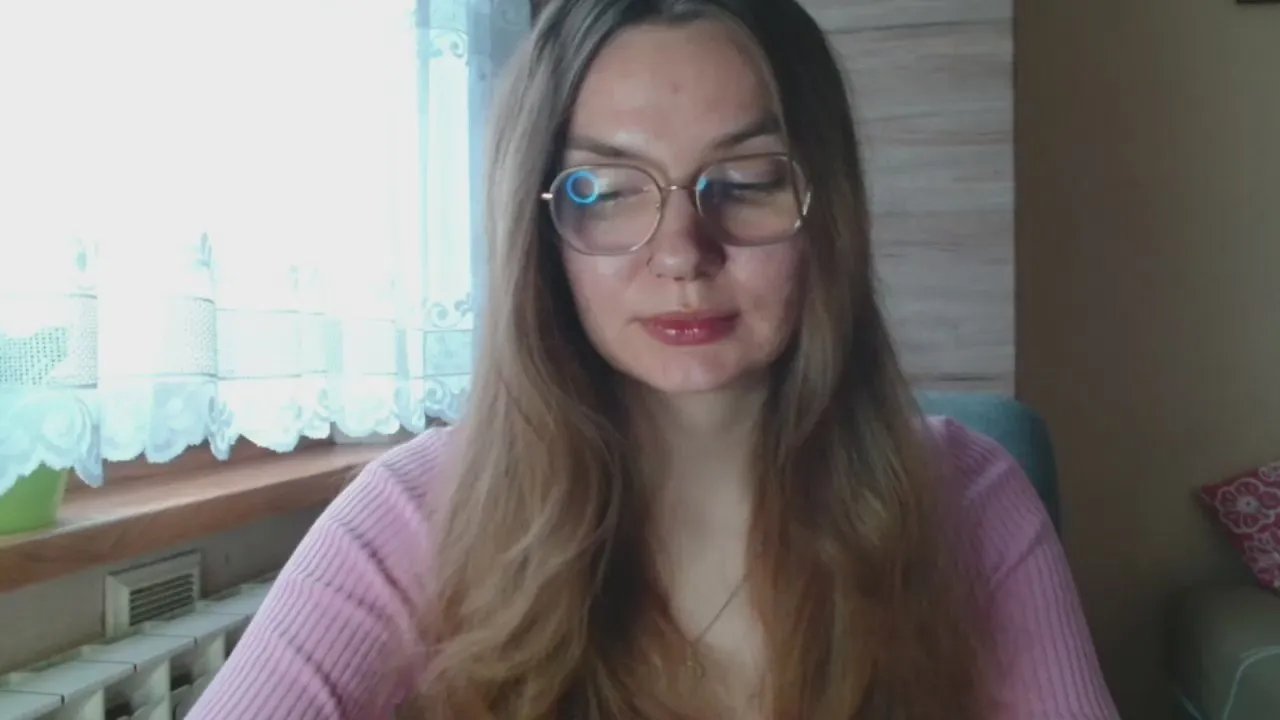 EllyHEARTx —  #armpits #bigass #C2C #femdom #cute #feet #amateur