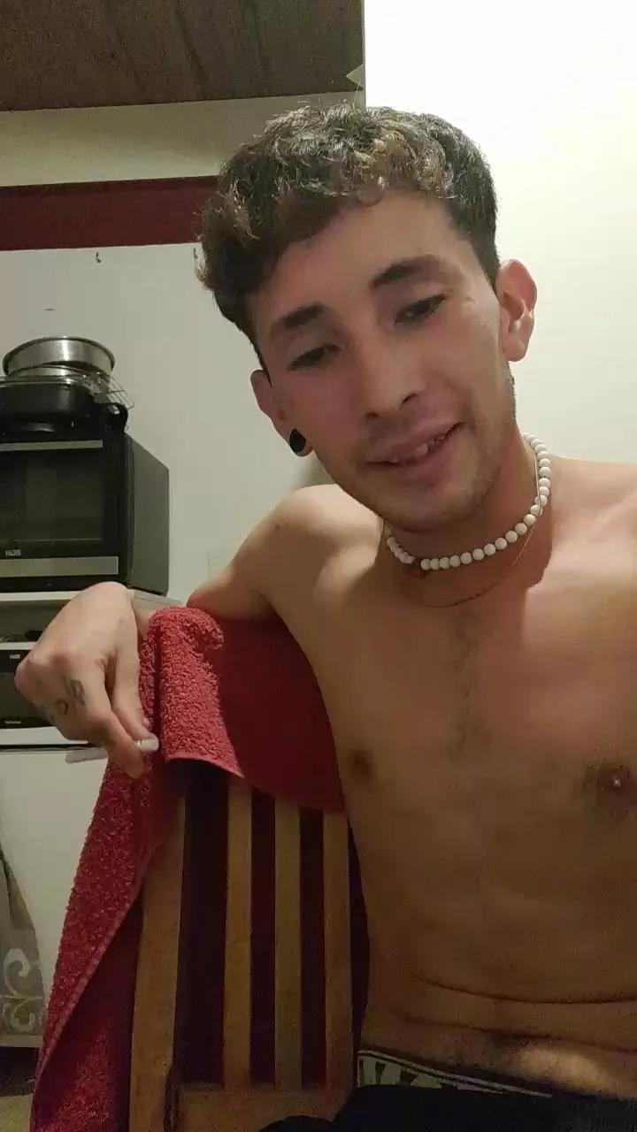 Elnenejapi on Cam4 