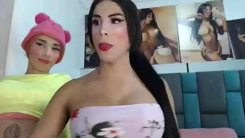 EMMILY_USUGA1 on Cam4 