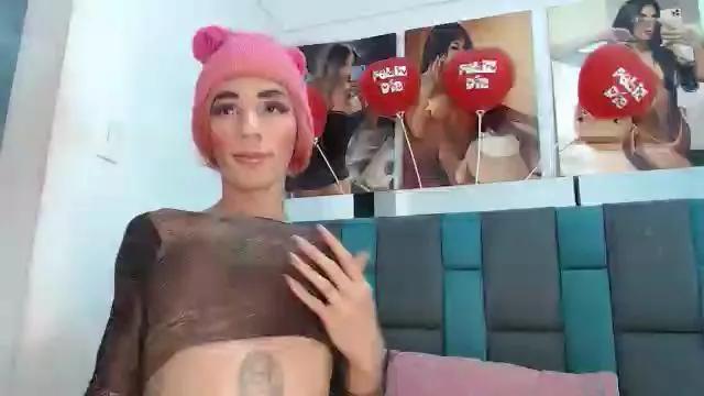 EMMILY_USUGA1 on Cam4 