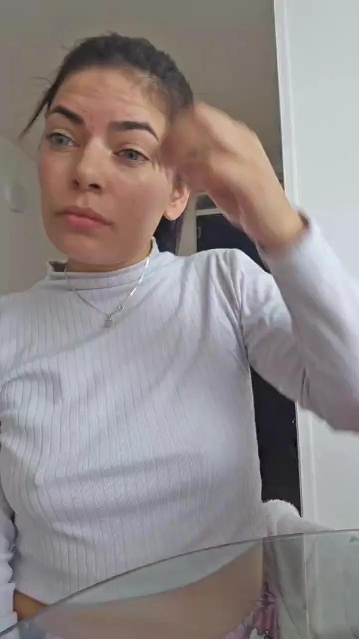 Estefanii_R on Cam4 