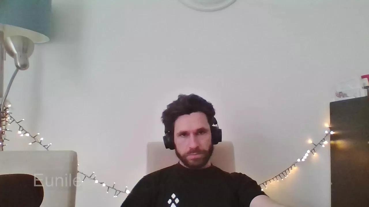 eunile on Cam4 
