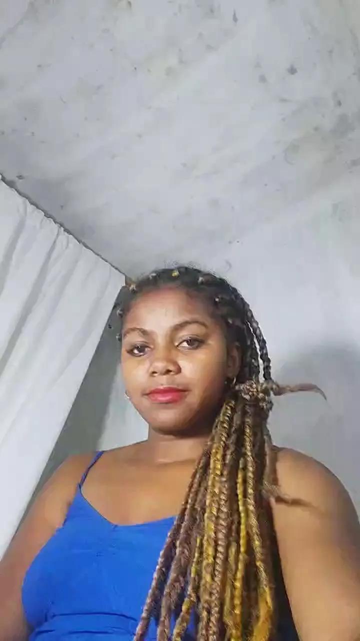 Evrinah08 on Cam4 