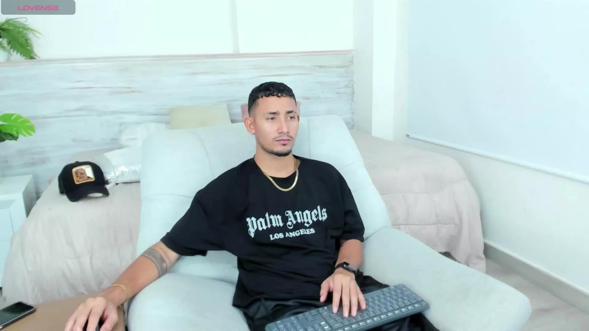 Fenix77_ on Cam4 