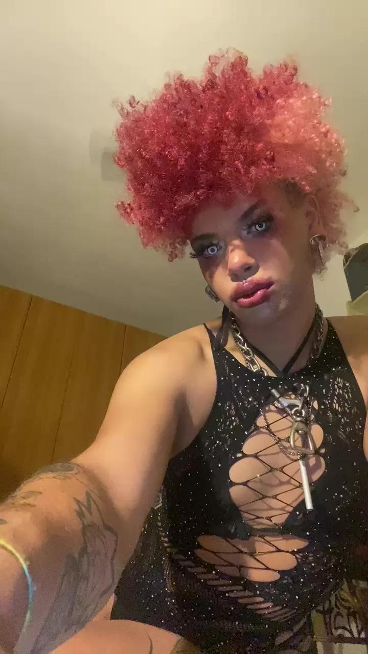 Fey_Ling_Chan on Cam4 