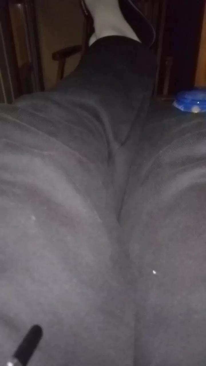 Footjobest60 on Cam4 