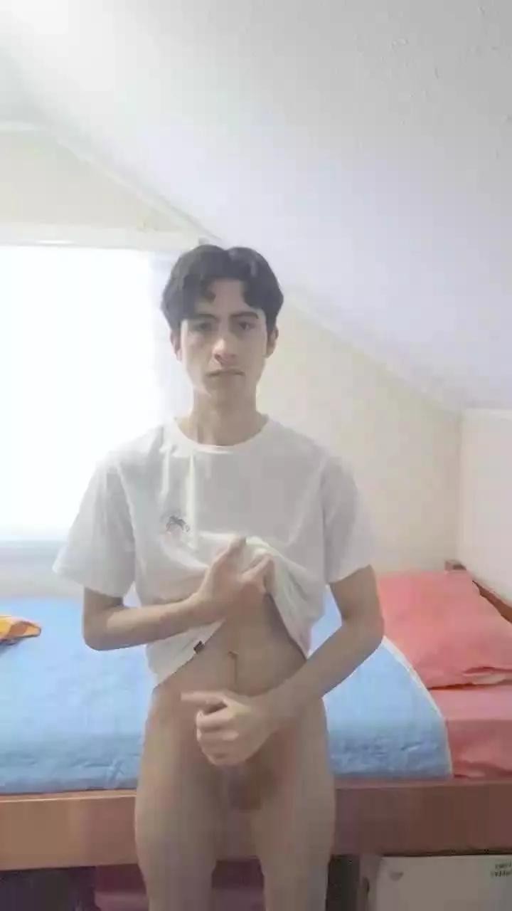 francisboyhot on Cam4 