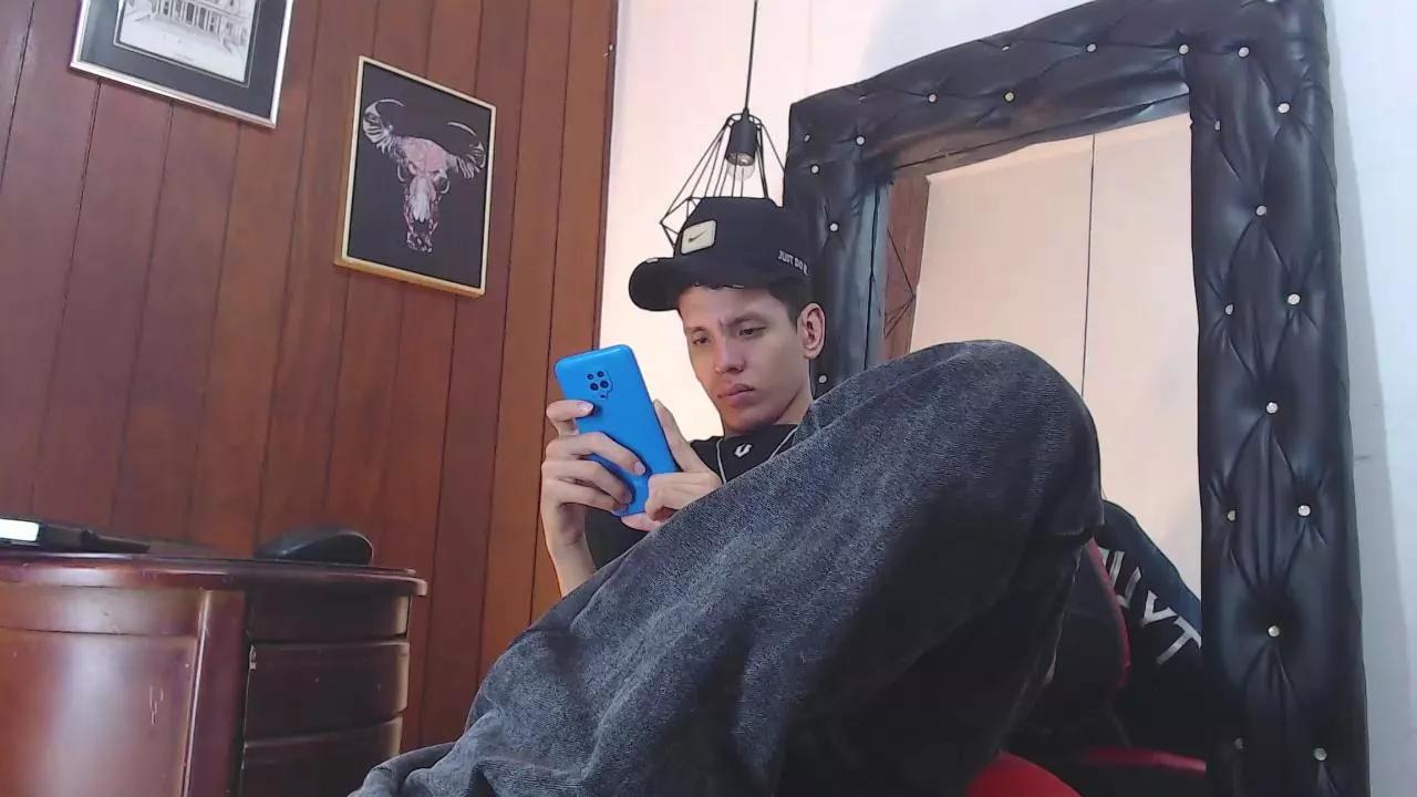 GaboReyes on Cam4 